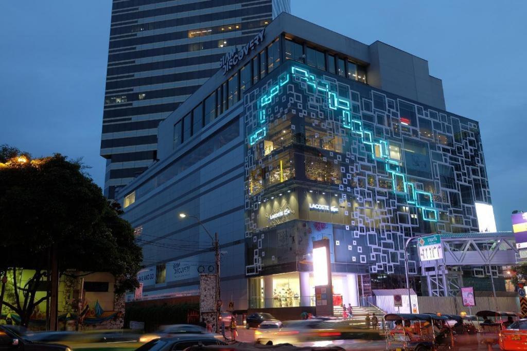 Assembly Hostel Bangkok Dış mekan fotoğraf