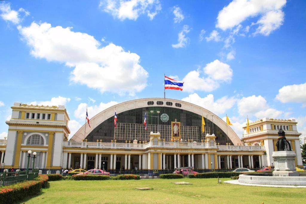 Assembly Hostel Bangkok Dış mekan fotoğraf