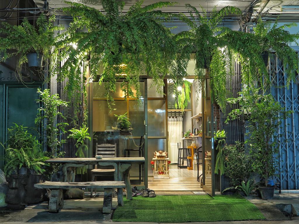 Assembly Hostel Bangkok Dış mekan fotoğraf